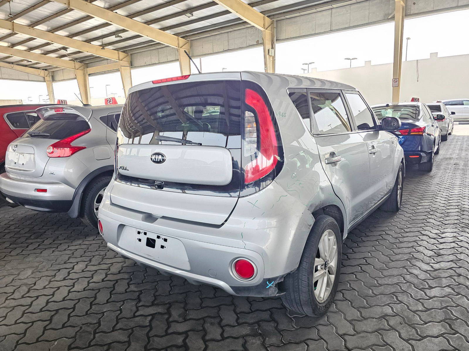 2018 KIA SOUL — 214926 Miles — Lot 55J7595464 — Souq - Marhaba Auctions Used Cars - Image 3