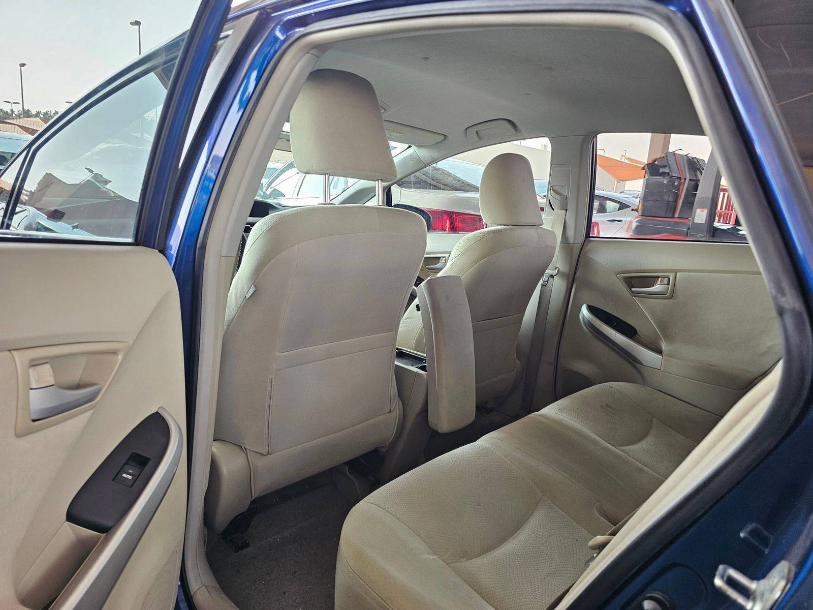 2010 TOYOTA PRIUS — 145445 Miles — Lot 2A0069900 — Souq - Marhaba Auctions Used Cars - Image 6