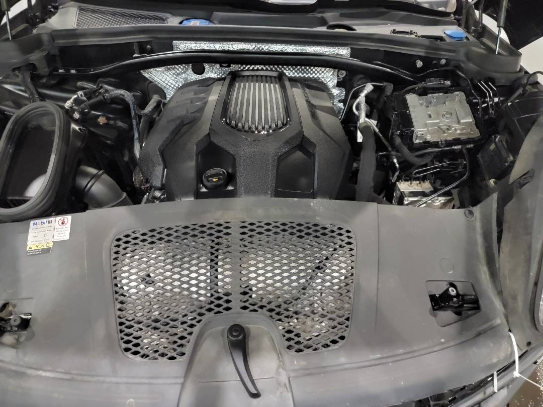 PORSCHE MACAN 2022 - Marhaba Auction Used Cars - Image 9