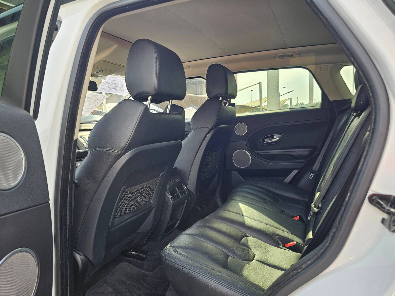 2015 LAND ROVER RANGE ROVER EVOQUE PURE PLUS — 116834 Miles — Lot G0FH019349 — Souq - Marhaba Auctions Used Cars - Image 6