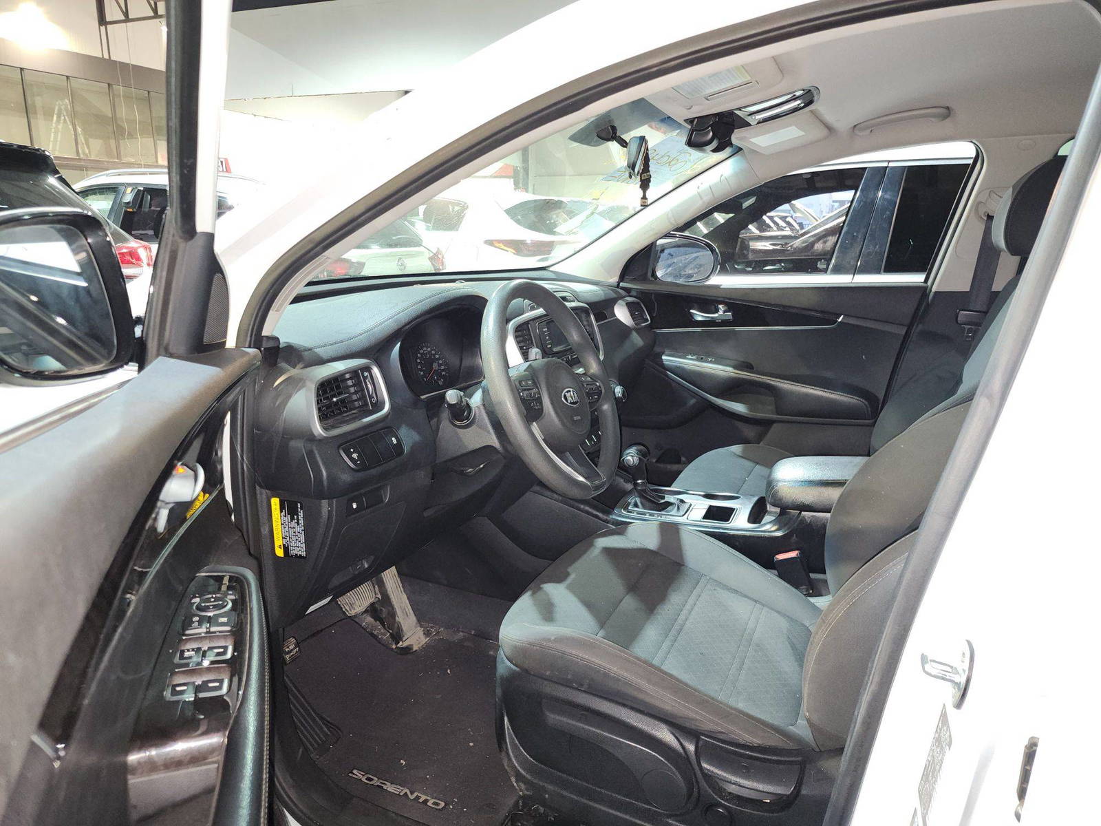 2018 KIA SORENTO — 113006 KM — Lot 20204292 — Al Quoz - Marhaba Auctions Used Cars - Image 9