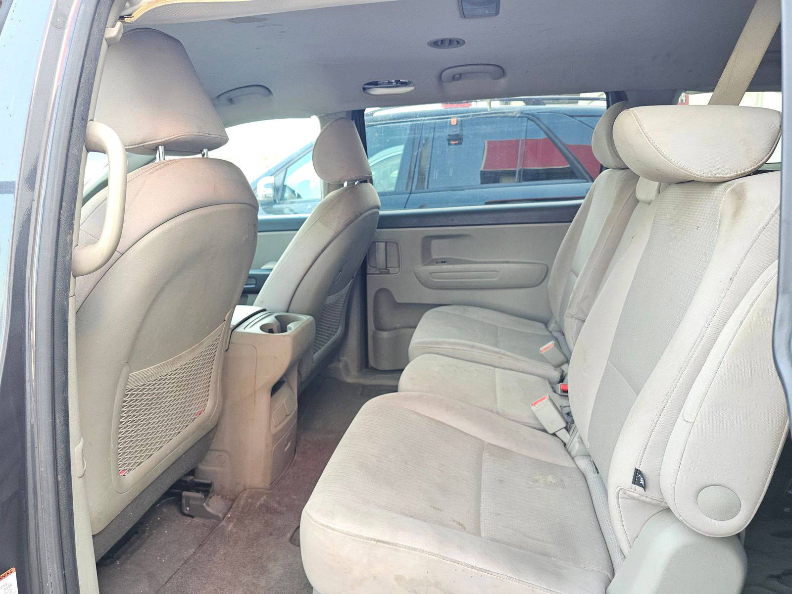 2017 KIA SEDONA — 208784 Miles — Lot MB5C14H6235006 — Souq - Marhaba Auctions Used Cars - Image 6