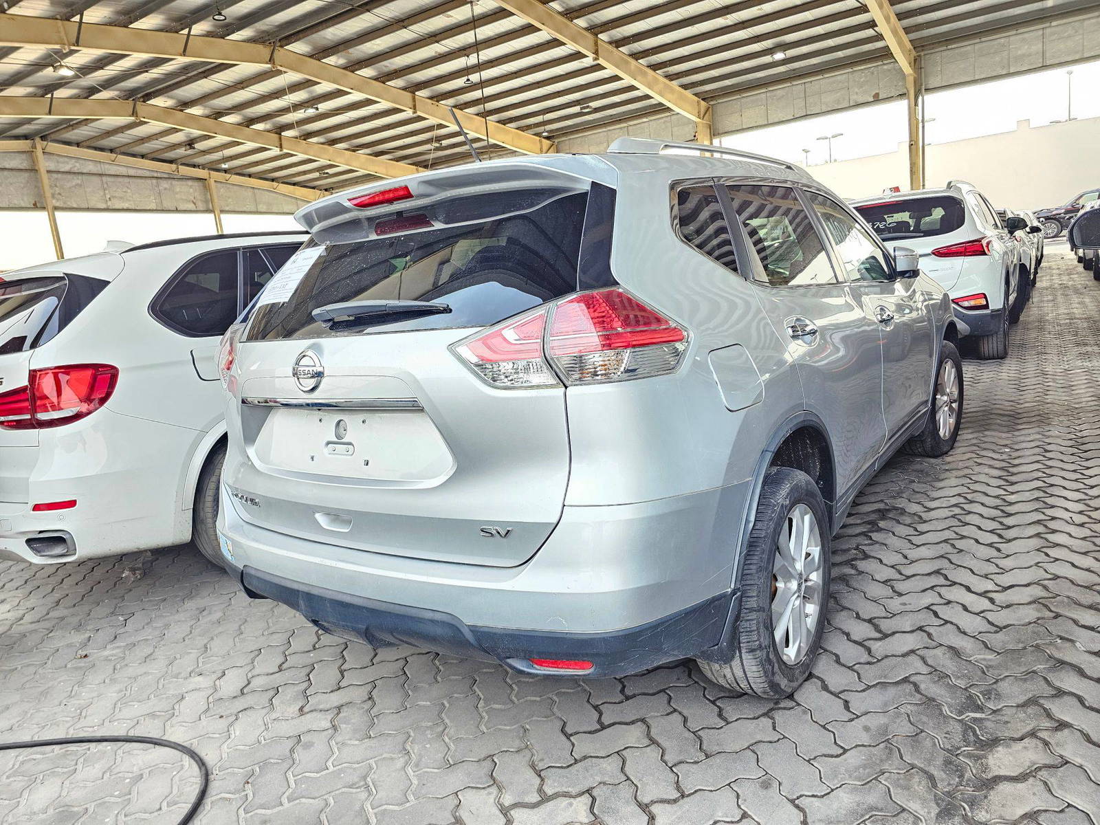 2015 NISSAN ROGUE — 165800 Miles — Lot P555049 — Souq - Marhaba Auctions Used Cars - Image 3