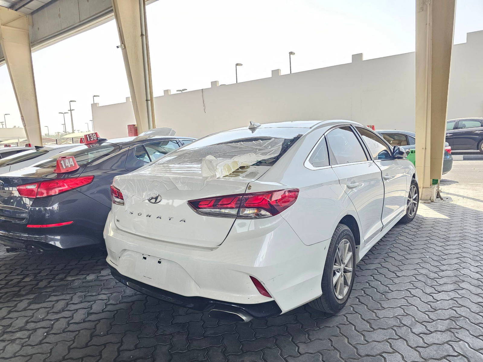 2018 HYUNDAI SONATA — 140824 Miles — Lot 7JH679120 — Souq - Marhaba Auctions Used Cars - Image 3