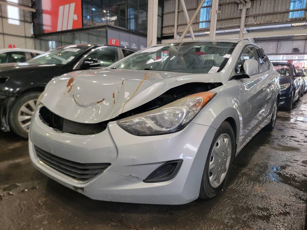 2013 HYUNDAI ELANTRA — 193008 KM — Lot 55761 — Souq - Marhaba Auctions Used Cars - Image 5