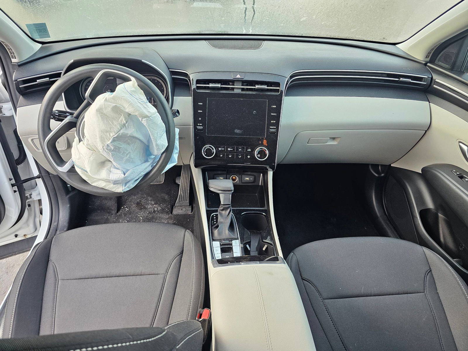 2023 HYUNDAI TUCSON — sold — 19074 Miles — Lot 43293078 — Souq - Marhaba Auctions Used Cars - Image 7