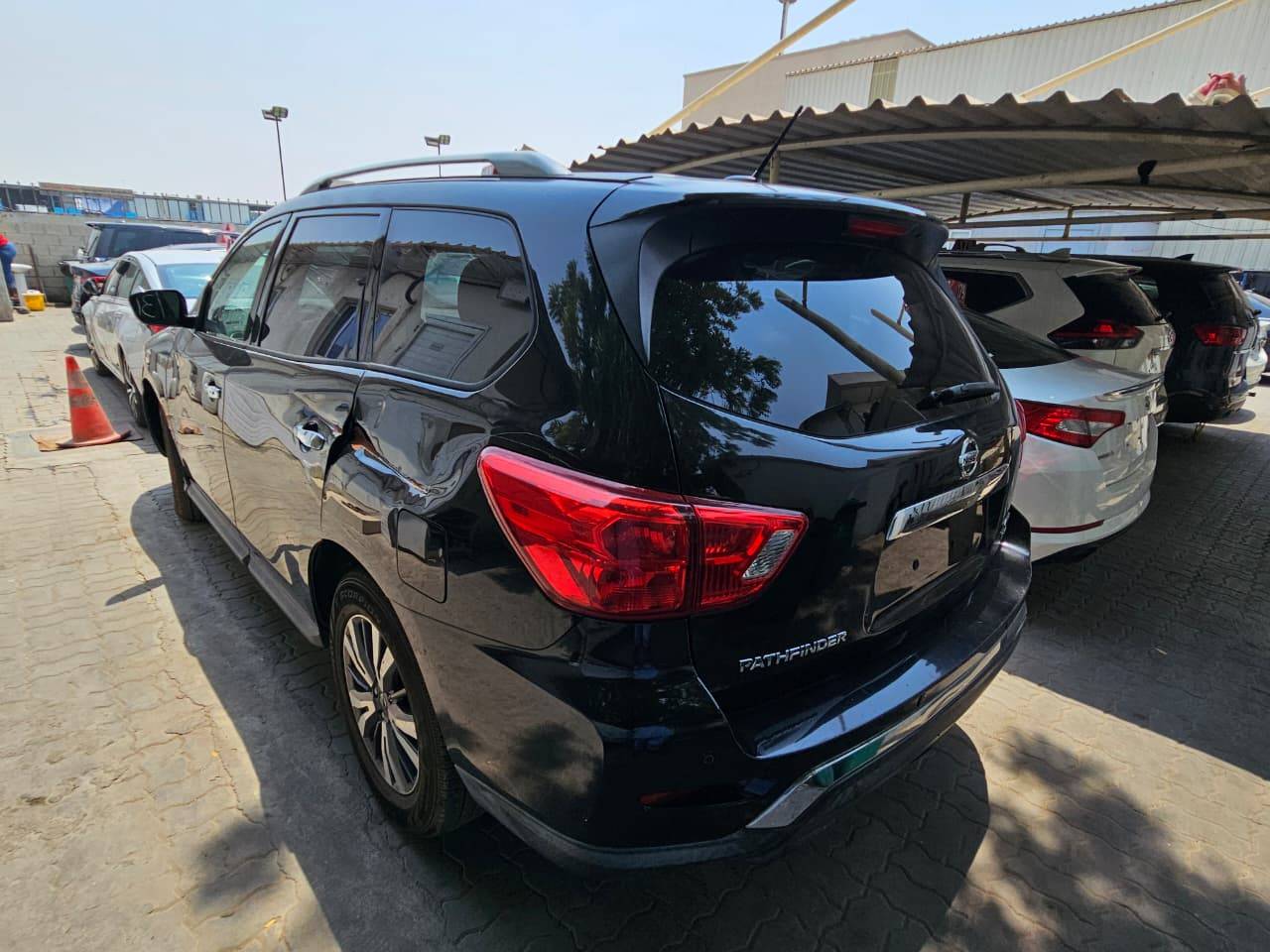 2017 NISSAN PATHFINDER — 160798 Miles — Lot 5HC666289 — Main - Marhaba Auctions Used Cars - Image 4