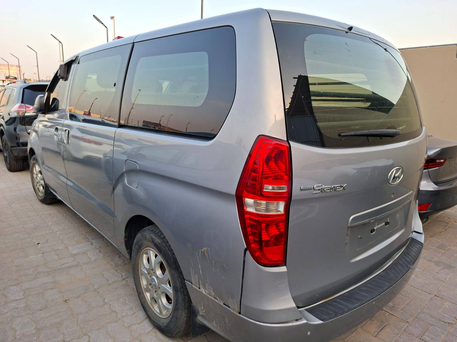 HYUNDAI GRAND STAREX 2011 - Marhaba Auction Used Cars - Image 5