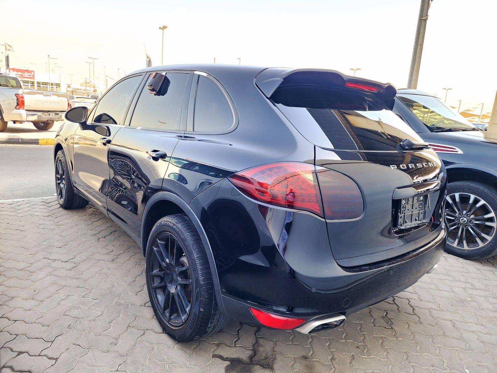 2014 PORSCHE Cayenne — 114953 Miles — Lot 9ELA82541 — Souq - Marhaba Auctions Used Cars - Image 4