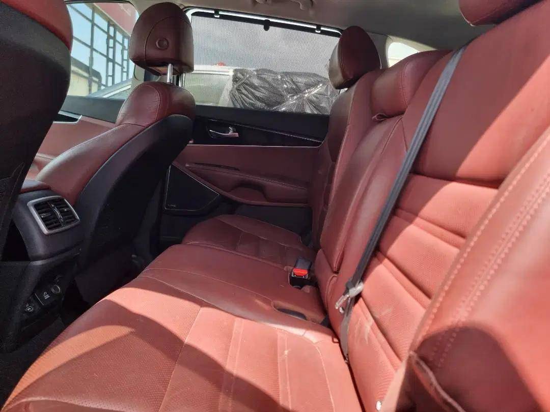 KIA SORENTO 2017 - Marhaba Auction Used Cars - Image 4