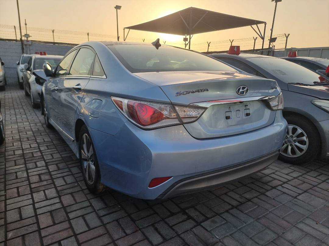 HYUNDAI SONATA 2011 - Marhaba Auction Used Cars - Image 4