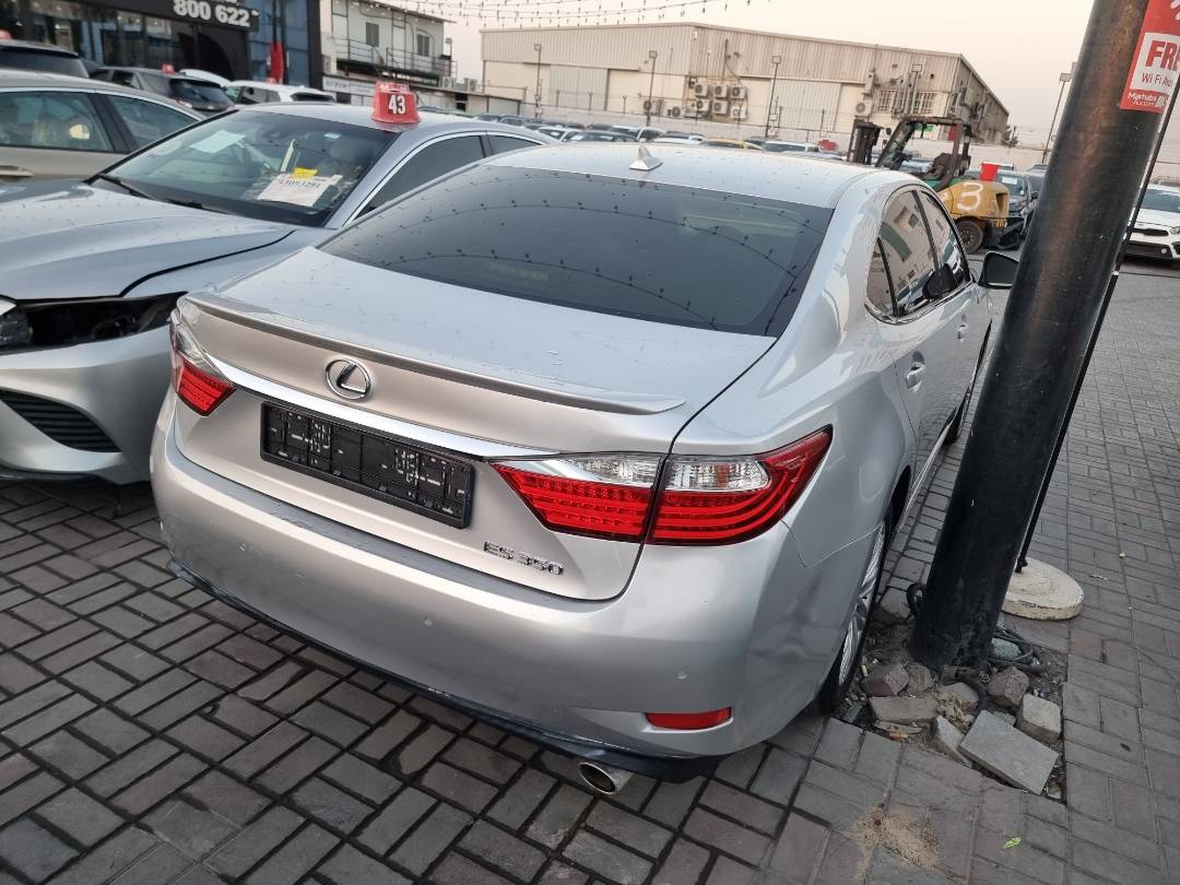 2013 LEXUS ES 350 — 283004 KM — Lot 2080133 — Main - Marhaba Auctions Used Cars - Image 5