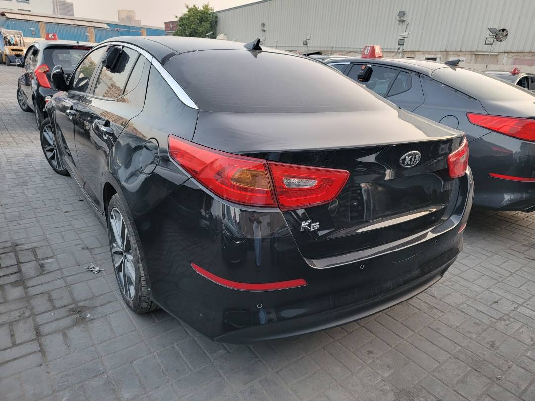2014 KIA K5 — 231736 KM — Lot 460425 — Main - Marhaba Auctions Used Cars - Image 5