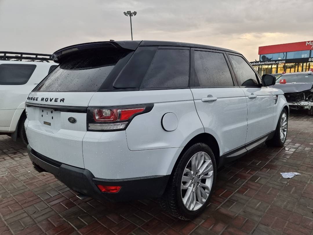 2016 LAND ROVER RANGE ROVER SPORT HSE — 97945 Miles — Lot F9GA117420 — Ind. 12 - Marhaba Auctions Used Cars - Image 5