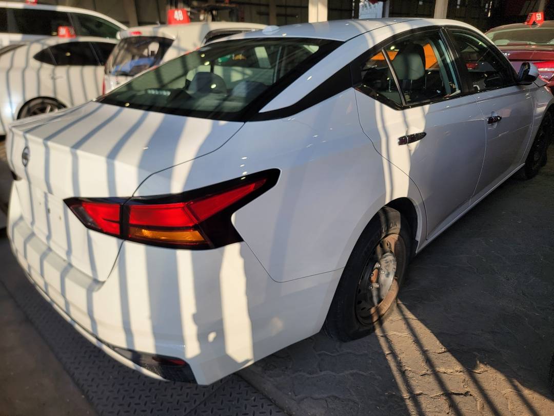 2020 NISSAN ALTIMA — 106528 Miles — Lot C255535 — Main - Marhaba Auctions Used Cars - Image 3