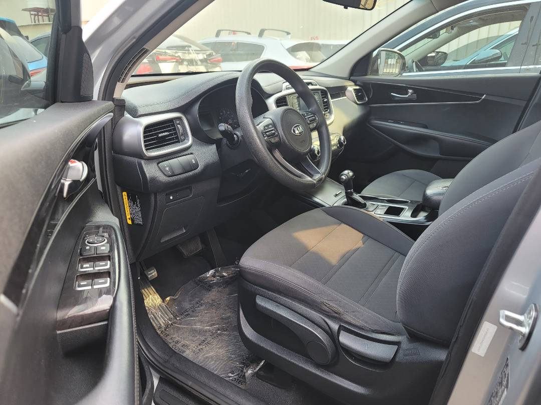2017 KIA SORENTO — 198916 Miles — Lot 38890912 — Souq - Marhaba Auctions Used Cars - Image 8