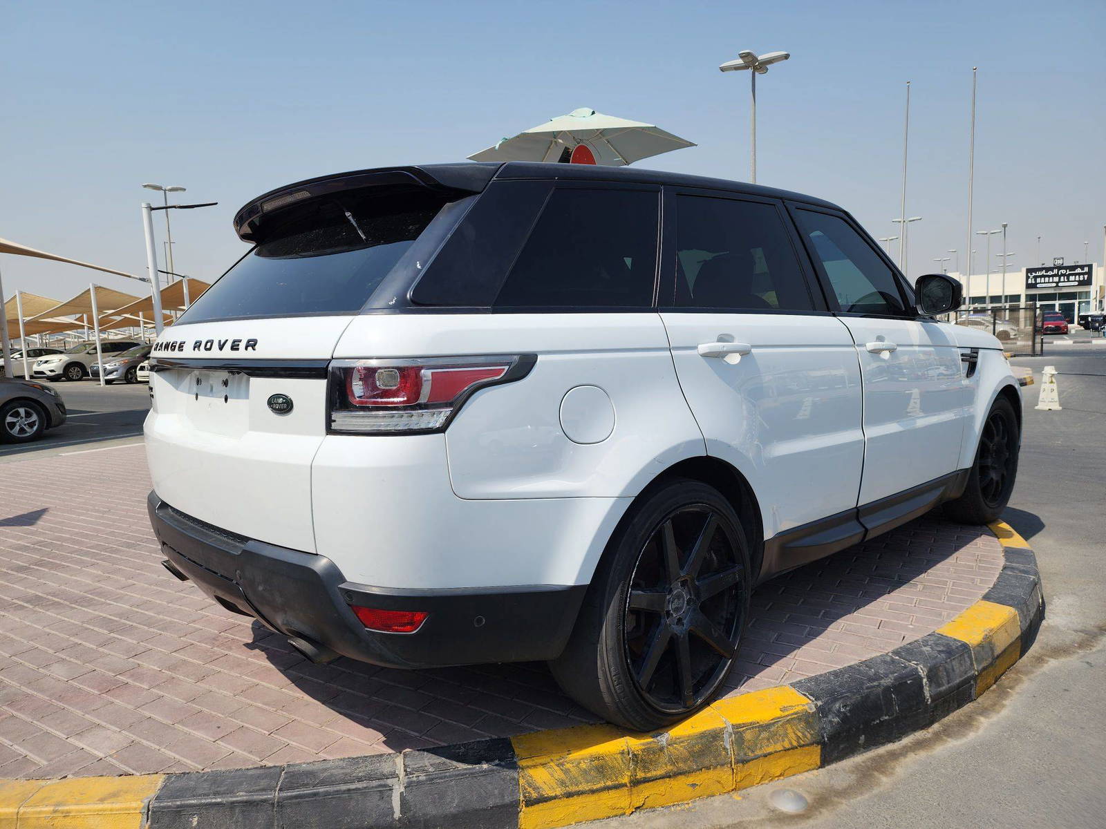 2015 LAND ROVER RANGE ROVER SPORT — 133805 Miles — Lot 513015 — Souq - Marhaba Auctions Used Cars - Image 3