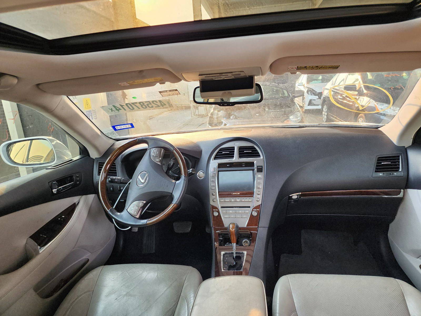 2011 LEXUS ES 350 — 194598 Miles — Lot 42587014 — Souq - Marhaba Auctions Used Cars - Image 5