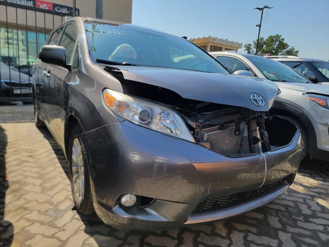 2015 TOYOTA SIENNA — 143180 Miles — Lot 13042 — Main - Marhaba Auctions Used Cars - Image 4