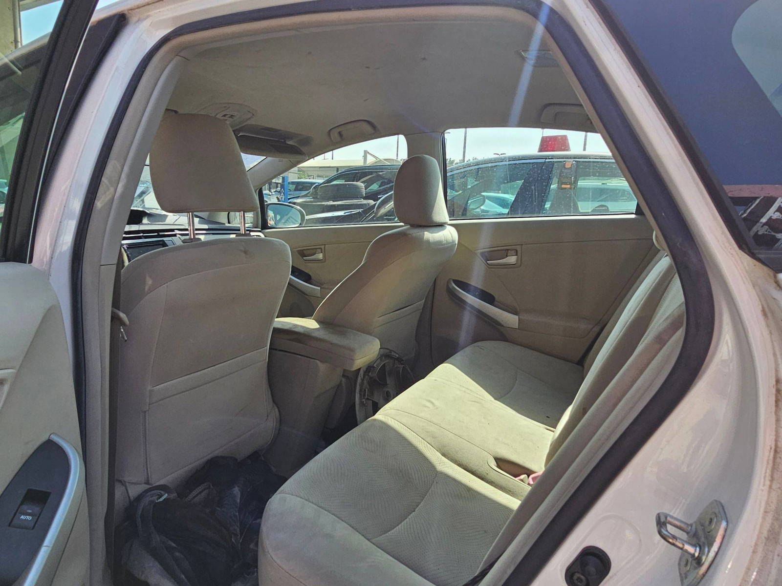 2010 TOYOTA PRIUS — 156542 Miles — Lot 60813355 — Souq - Marhaba Auctions Used Cars - Image 6