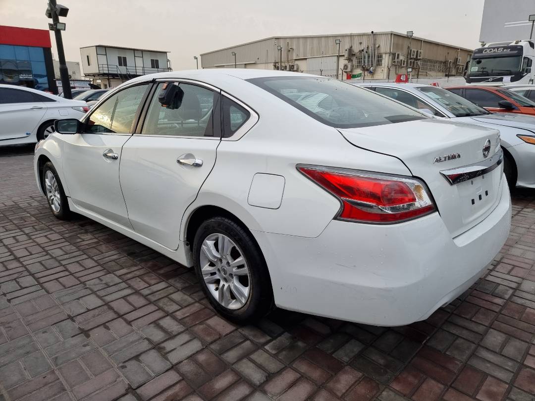 2015 NISSAN ALTIMA — 155447 Miles — Lot 125487 — Ind. 12 - Marhaba Auctions Used Cars - Image 5