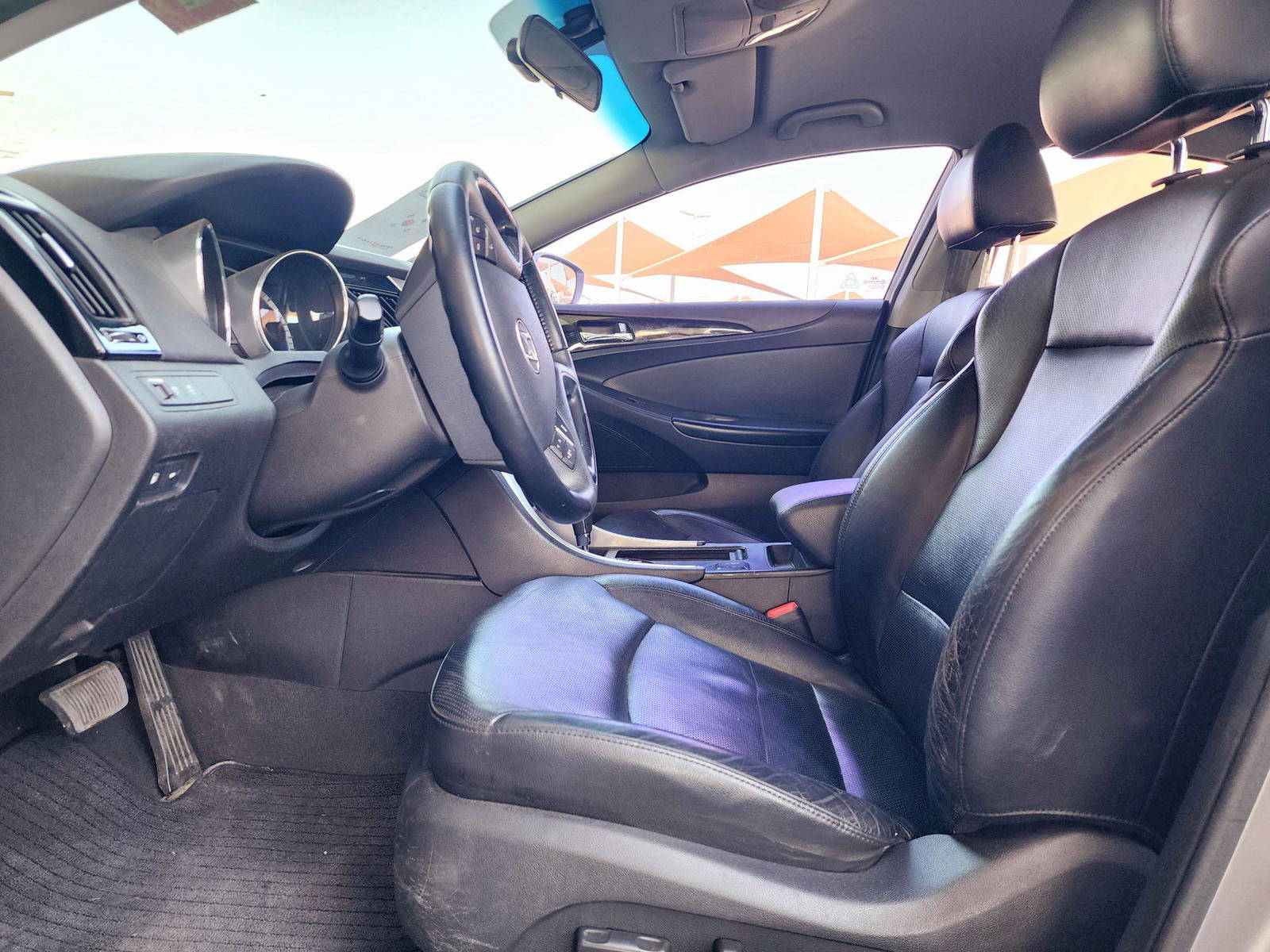 2010 HYUNDAI SONATA — 217645 KM — Lot AA088310 — Souq - Marhaba Auctions Used Cars - Image 8