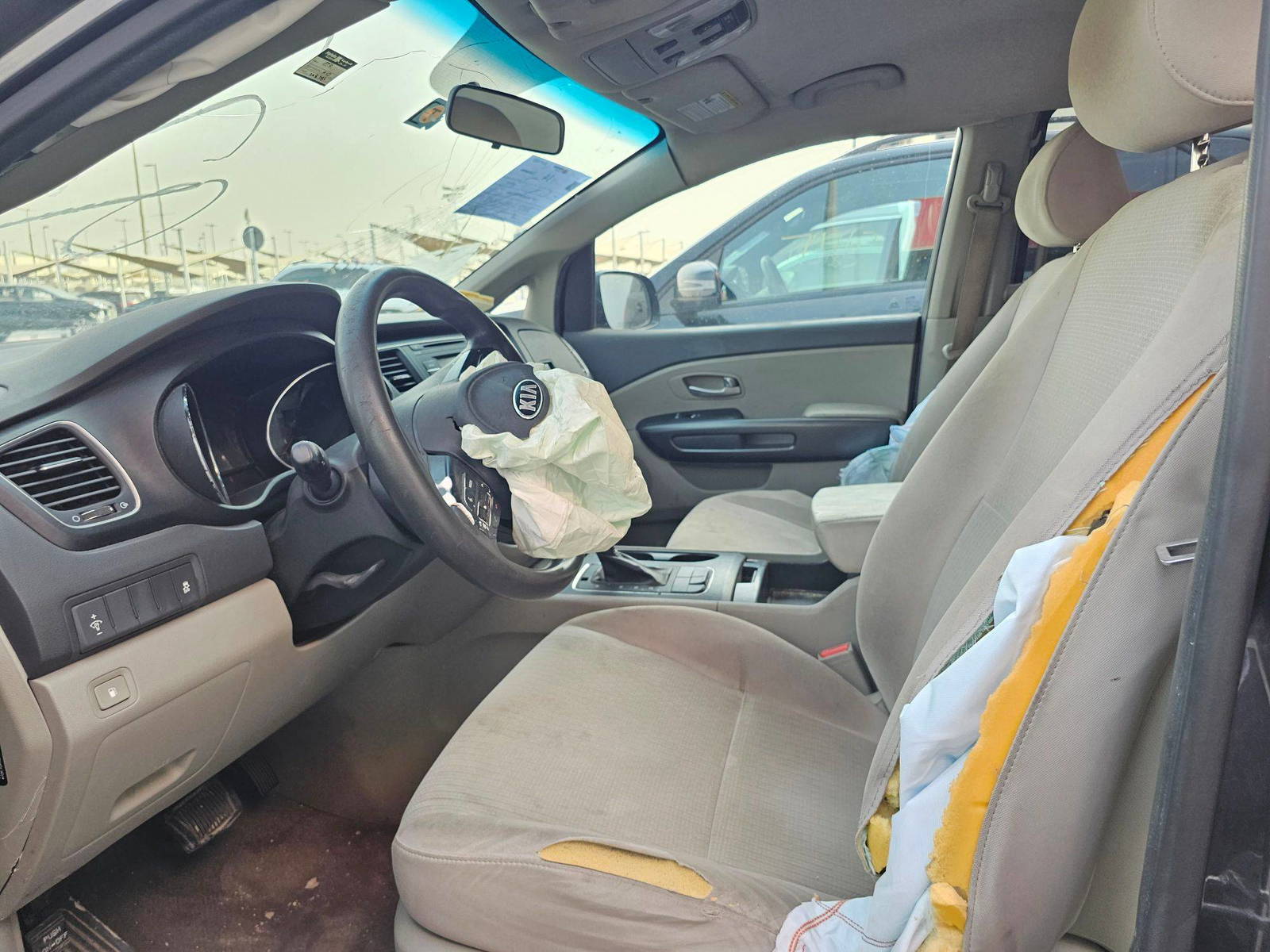 2017 KIA SEDONA — 208784 Miles — Lot MB5C14H6235006 — Souq - Marhaba Auctions Used Cars - Image 8
