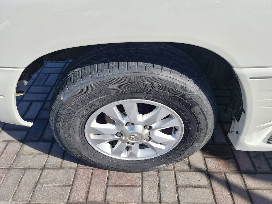 LEXUS LX 470 2005 - Marhaba Auction Used Cars - Image 11