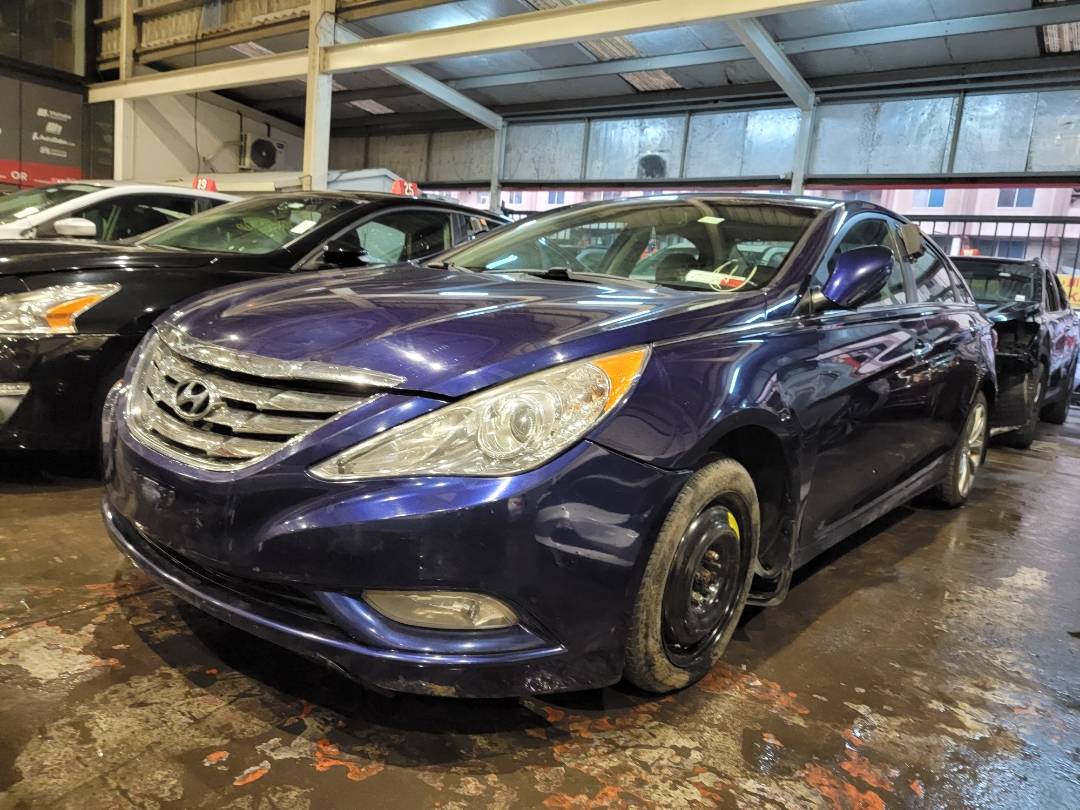 2013 HYUNDAI SONATA — 203920 Miles — Lot H676441 — Main - Marhaba Auctions Used Cars - Image 5