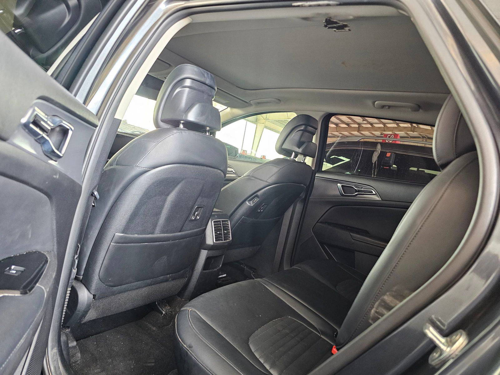 2023 KIA SPORTAGE — 53717 Miles — Lot G054854 — Souq - Marhaba Auctions Used Cars - Image 6