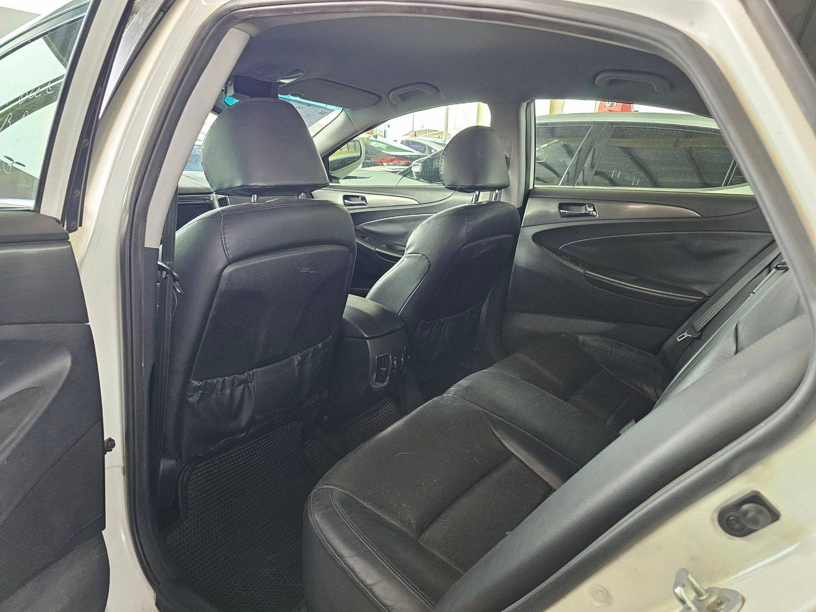 2012 HYUNDAI SONATA — 216304 KM — Lot 019097 — Souq - Marhaba Auctions Used Cars - Image 6