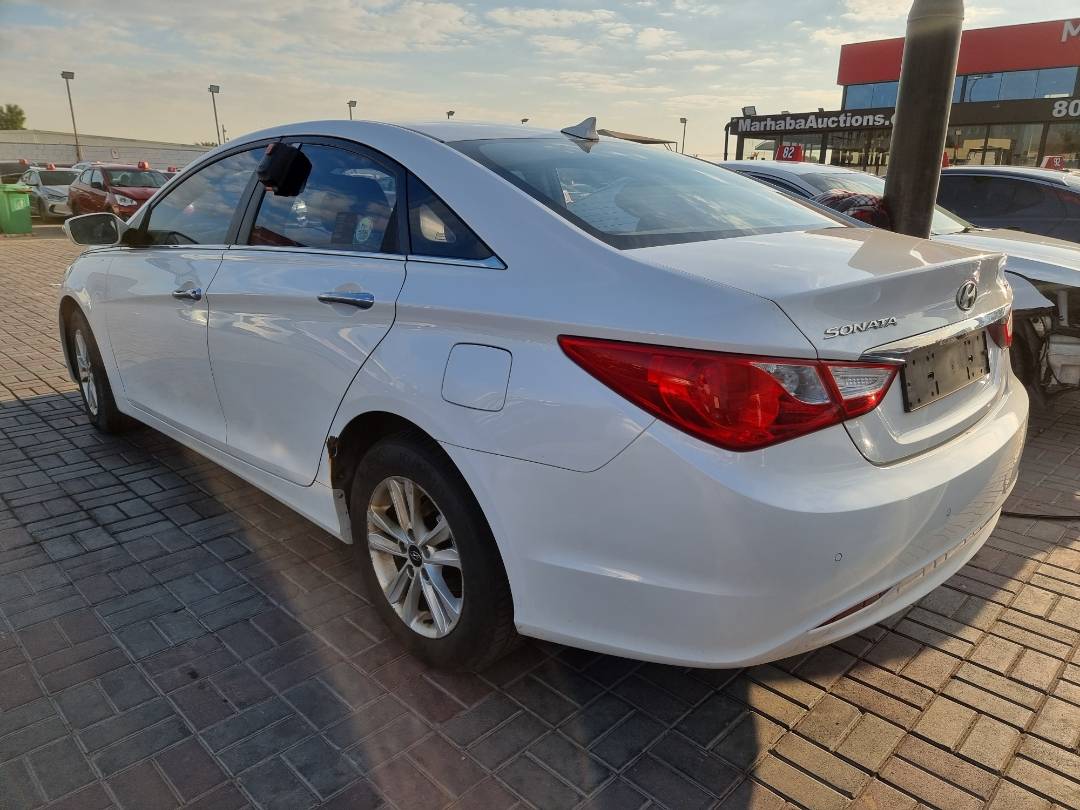 2011 HYUNDAI SONATA — 236397 KM — Lot 248415 — Ind. 12 - Marhaba Auctions Used Cars - Image 4