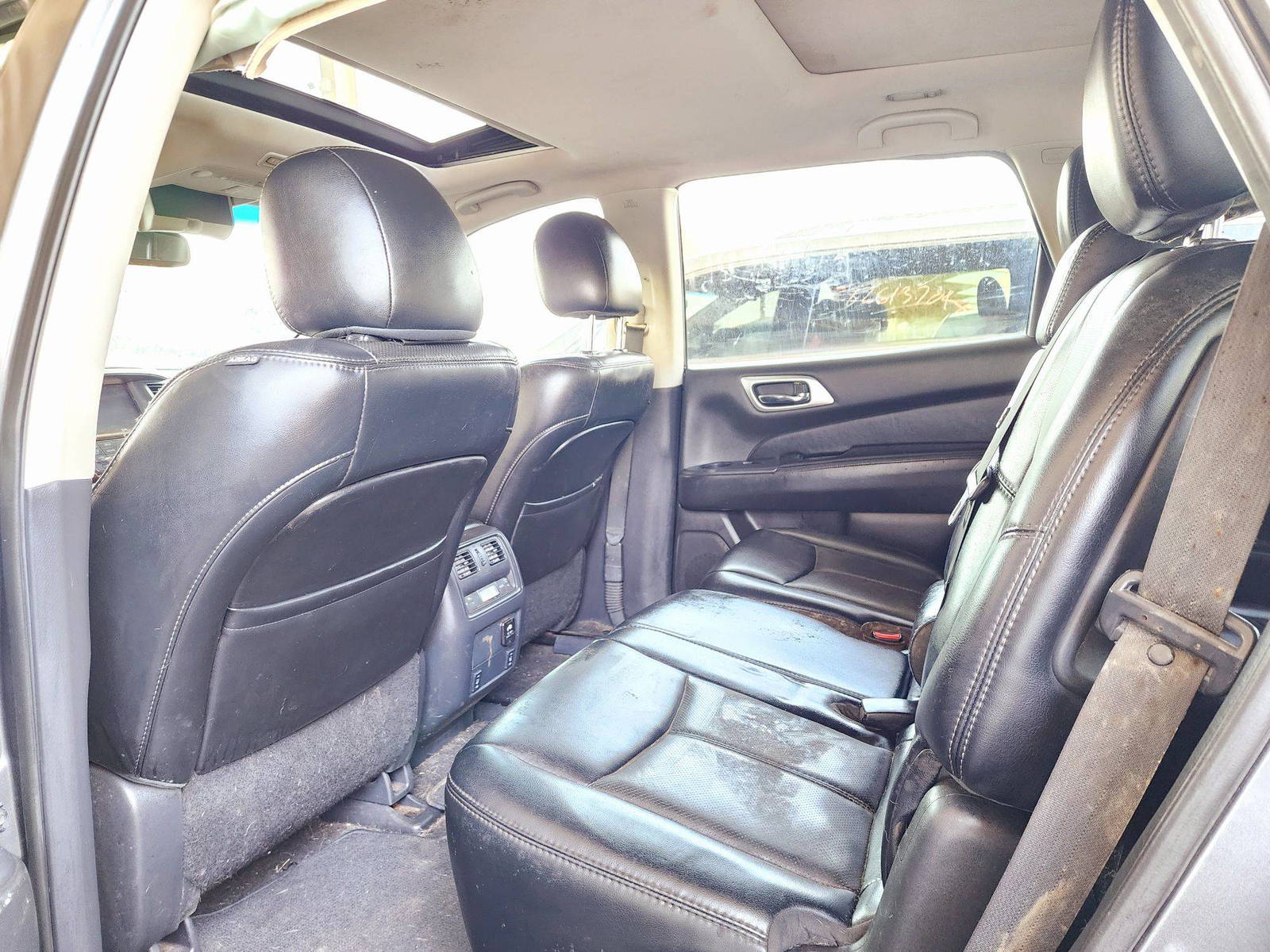 2015 NISSAN PATHFINDER — 209014 Miles — Lot 77539204 — Souq - Marhaba Auctions Used Cars - Image 6