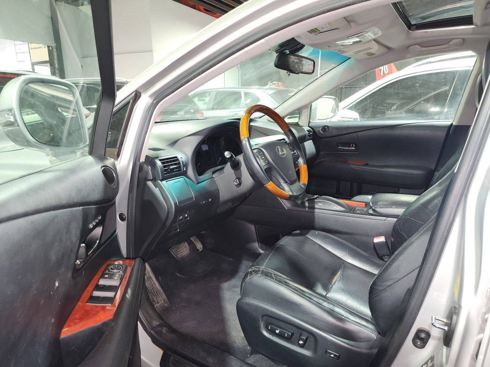 2010 LEXUS RX 450H — 203283 Miles — Lot A2003268 — Main - Marhaba Auctions Used Cars - Image 9