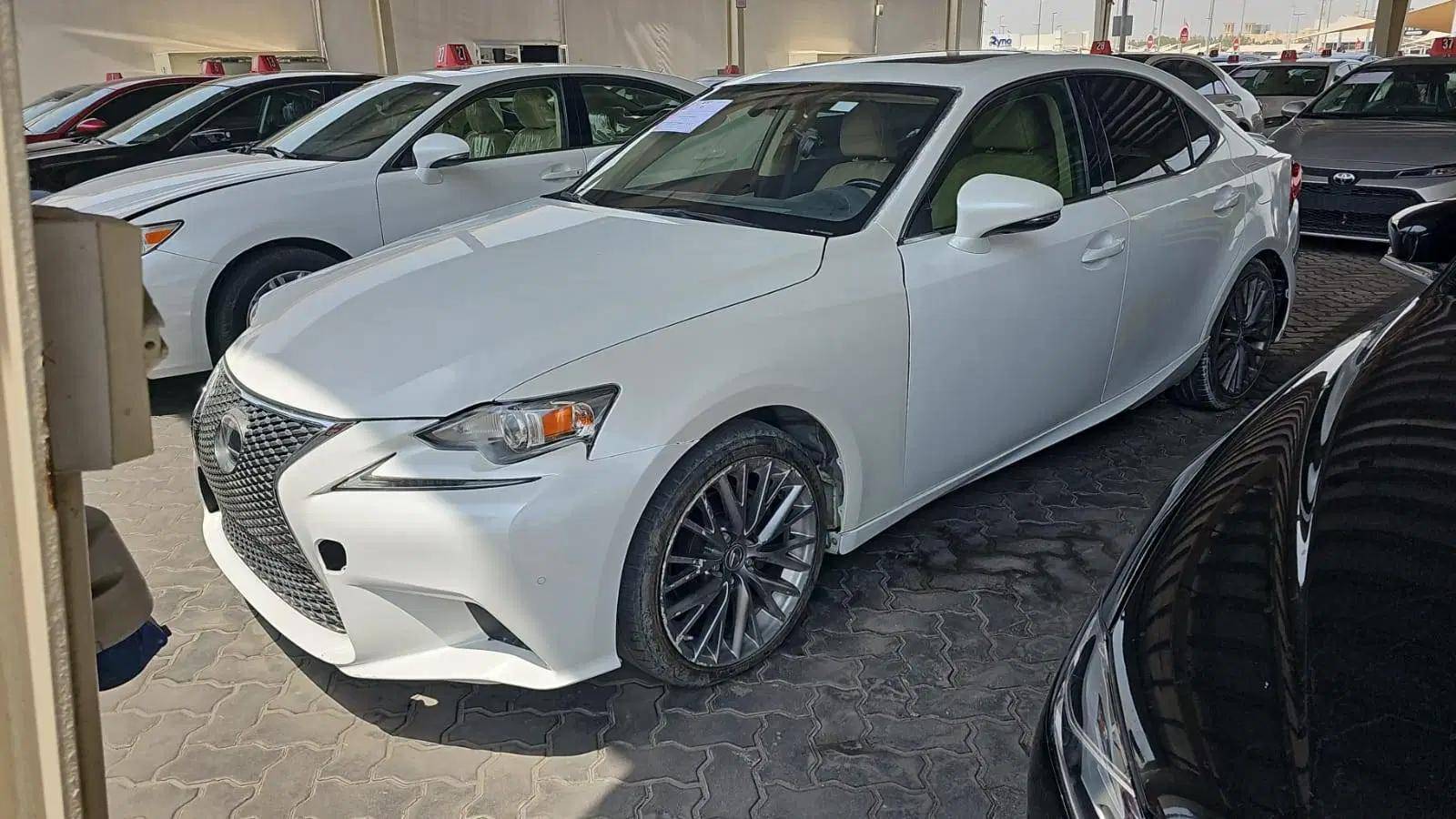 2014 LEXUS IS 250 — 100982 KM — Lot 013013 — Souq - Marhaba Auctions Used Cars - Image 5