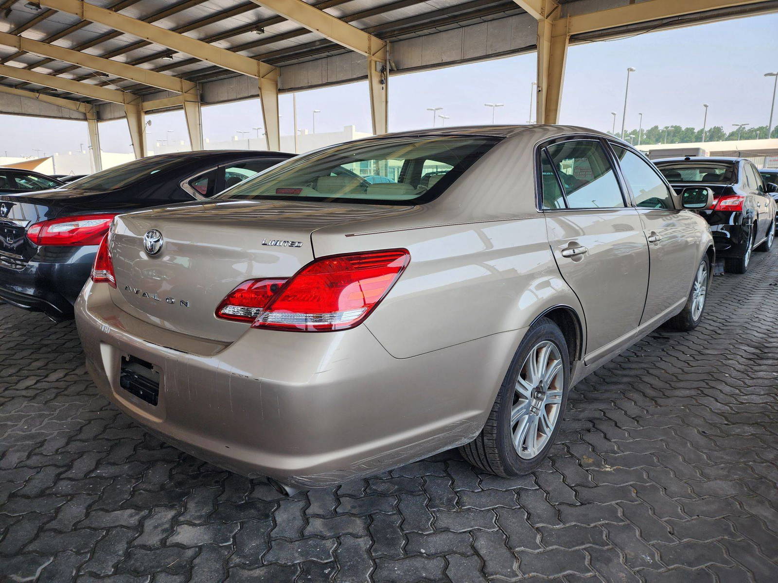 2007 TOYOTA AVALON — 169139 Miles — Lot 39309214 — Souq - Marhaba Auctions Used Cars - Image 3