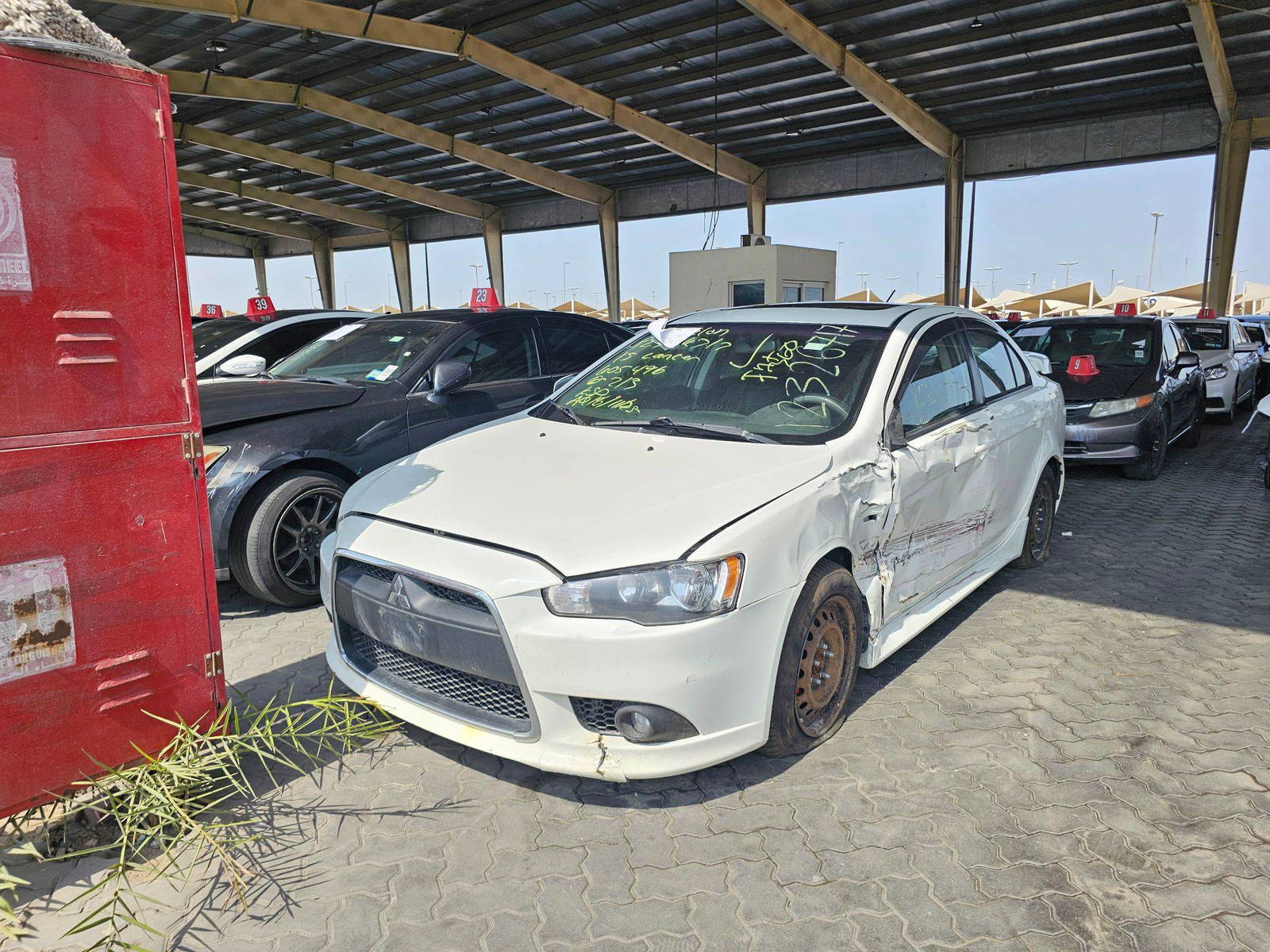 2015 MITSUBISHI LANCER — 213212 KM — Lot 12326717 — Souq - Marhaba Auctions Used Cars - Image 5