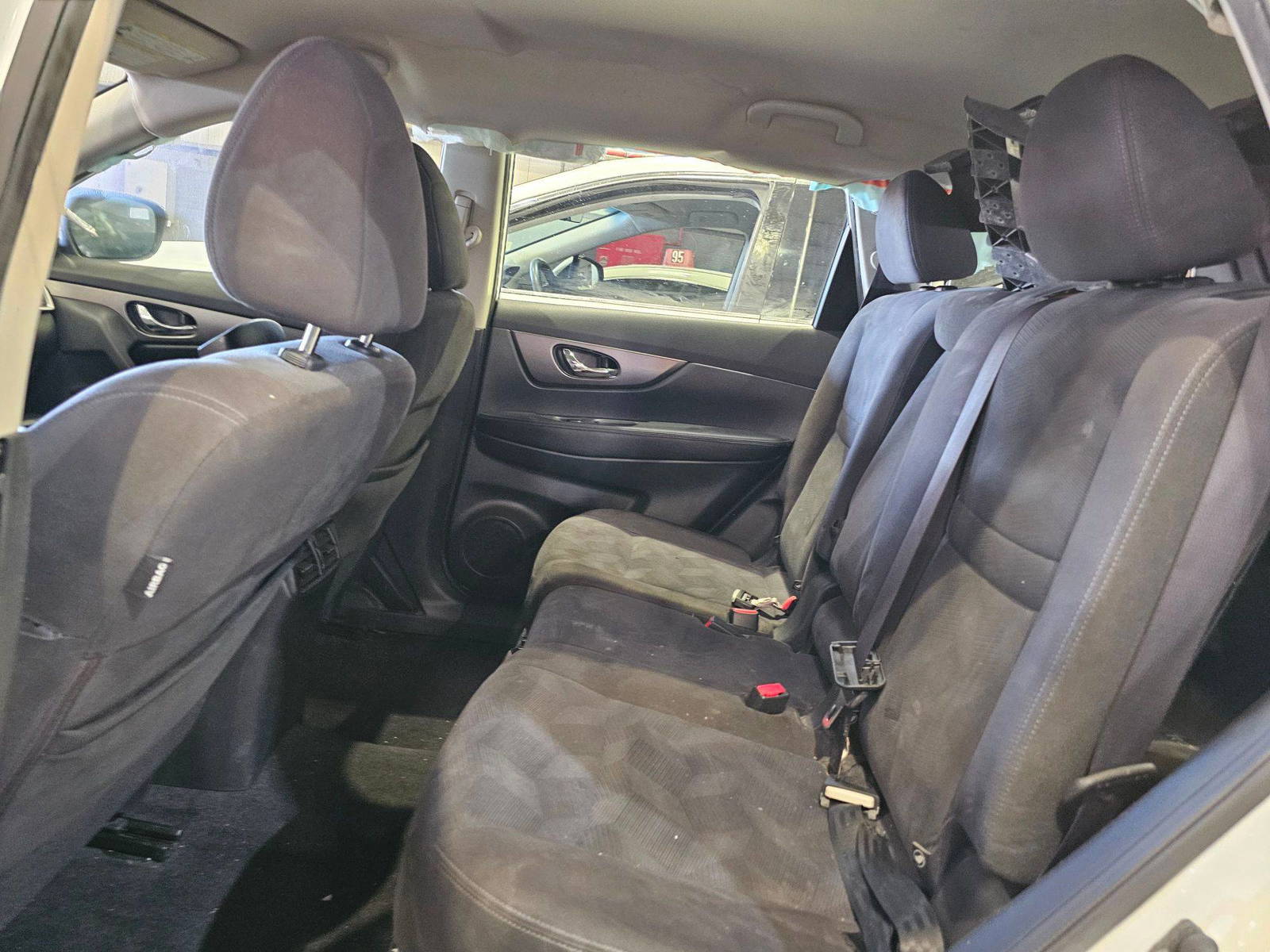 NISSAN ROGUE 2015 - Marhaba Auction Used Cars - Image 6