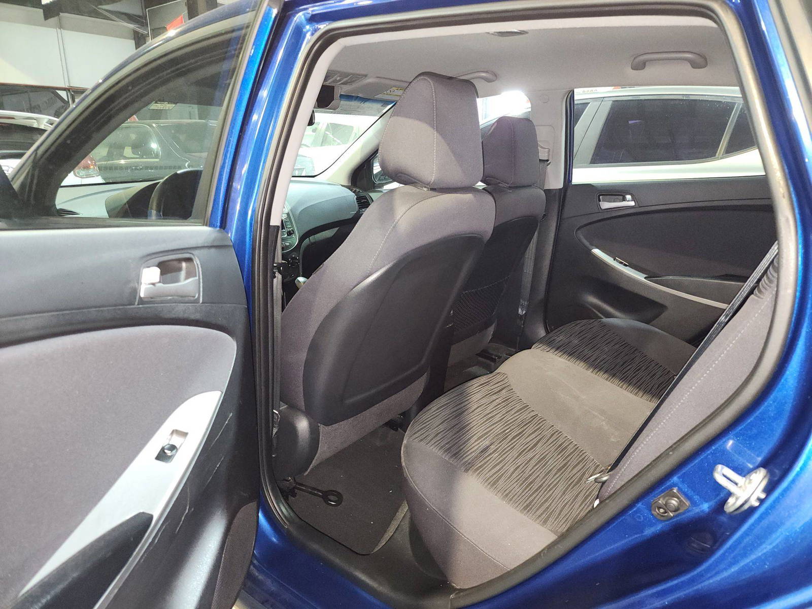 2015 HYUNDAI ACCENT — 138777 KM — Lot U202305 — Al Quoz - Marhaba Auctions Used Cars - Image 7