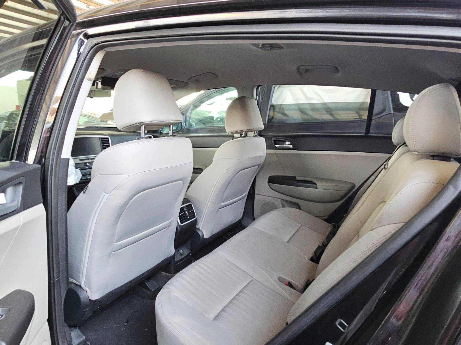 2022 KIA SPORTAGE — 41112 Miles — Lot 53937445 — Souq - Marhaba Auctions Used Cars - Image 6