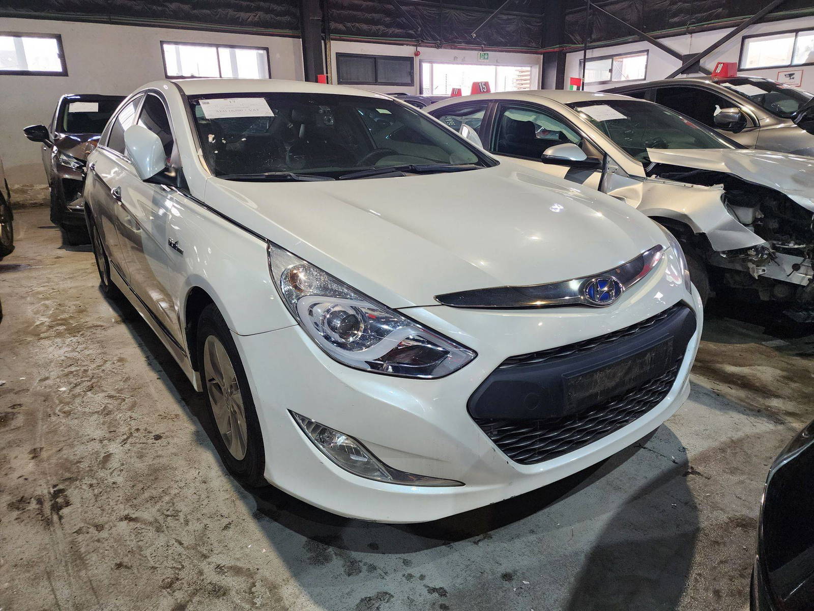 2014 HYUNDAI SONATA — 178277 KM — Lot 097041 — Al Quoz - Marhaba Auctions Used Cars - Image 5