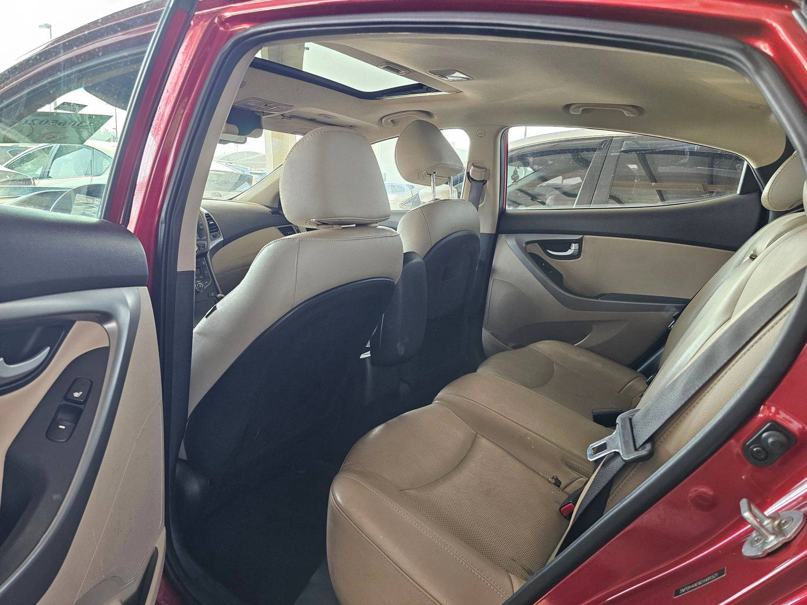 2014 HYUNDAI ELANTRA — 162994 Miles — Lot 43065026 — Souq - Marhaba Auctions Used Cars - Image 5