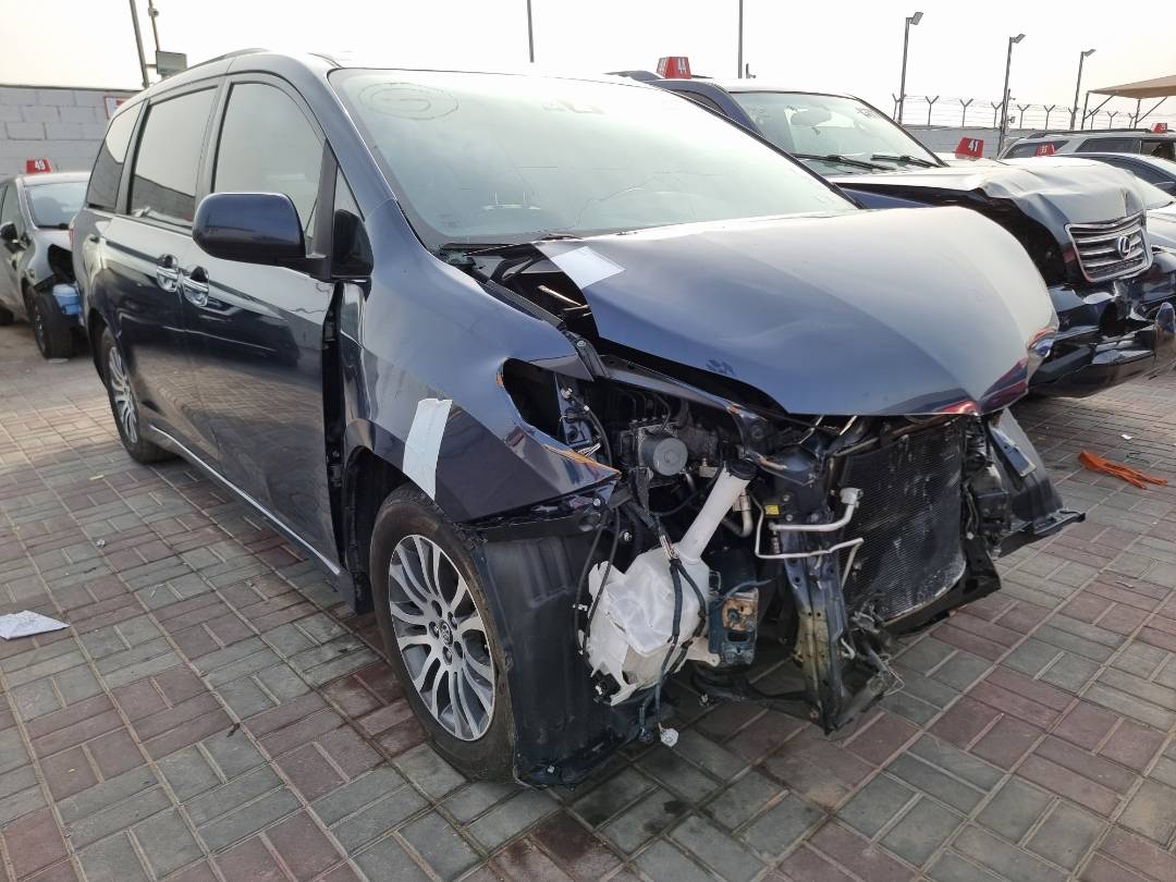 2018 TOYOTA SIENNA — 92882 Miles — Lot 125487 — Ind. 12 - Marhaba Auctions Used Cars - Image 4
