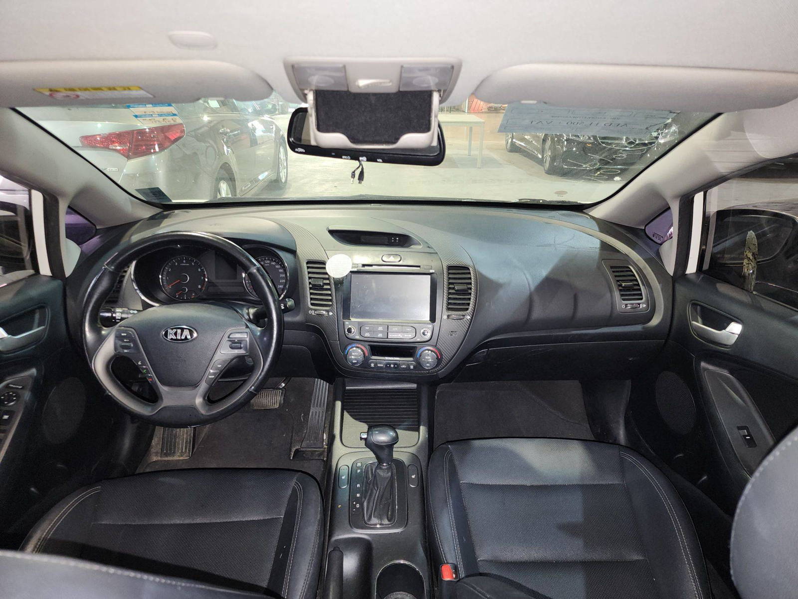 2015 KIA K3 — 155408 KM — Lot 897859 — Main - Marhaba Auctions Used Cars - Image 9
