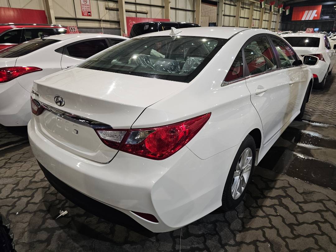 2014 HYUNDAI SONATA — 178849 Miles — Lot H864820 — Main - Marhaba Auctions Used Cars - Image 4
