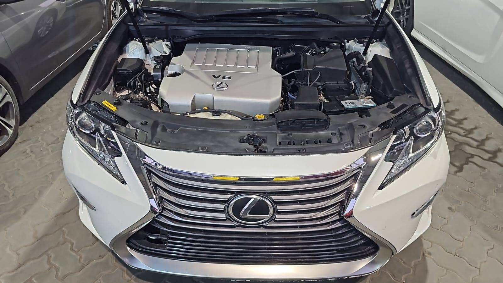 2015 LEXUS ES 350 — 251567 KM — Lot 2171244 — Souq - Marhaba Auctions Used Cars - Image 12