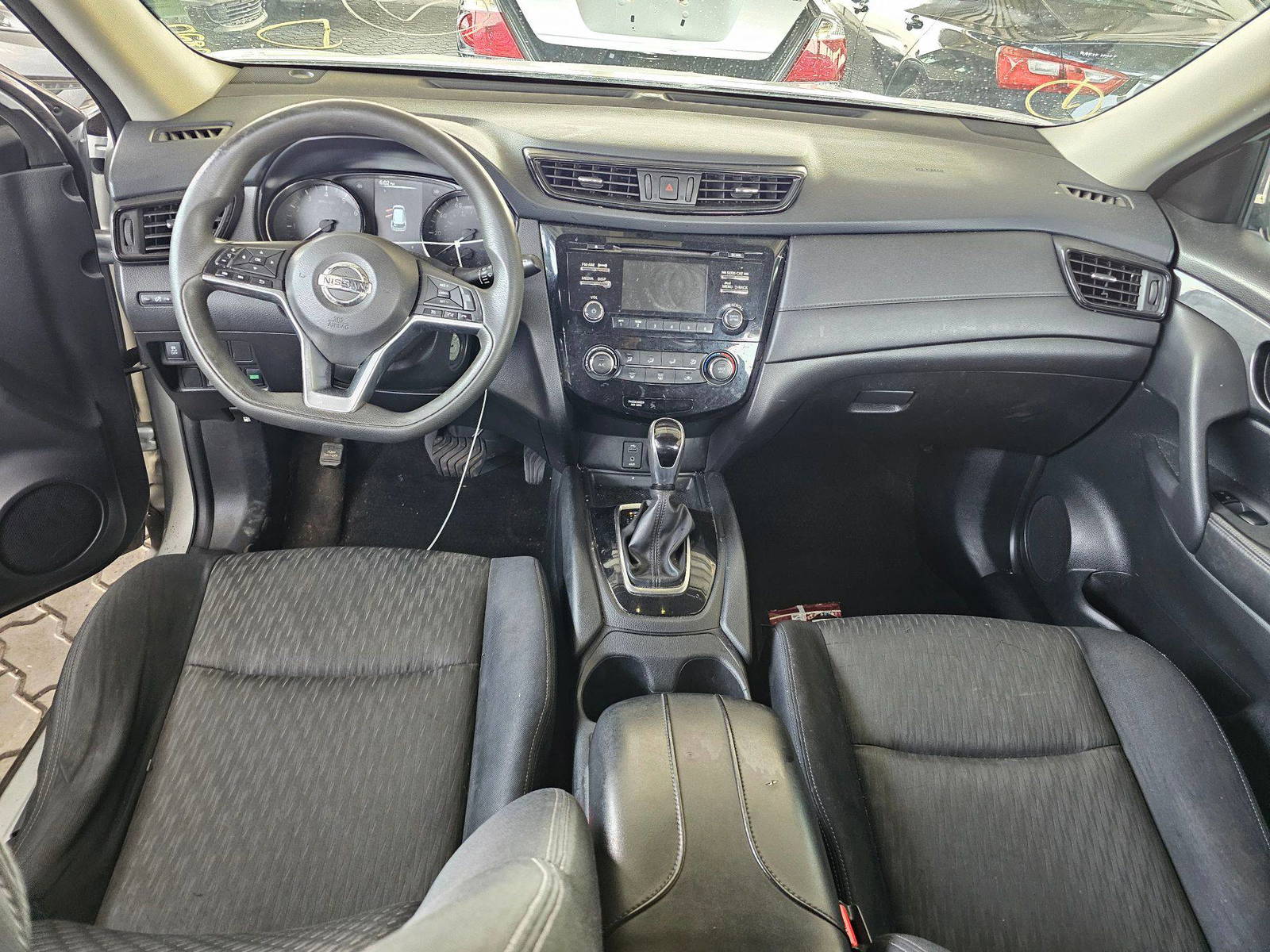 NISSAN ROGUE 2017 - Marhaba Auction Used Cars - Image 8