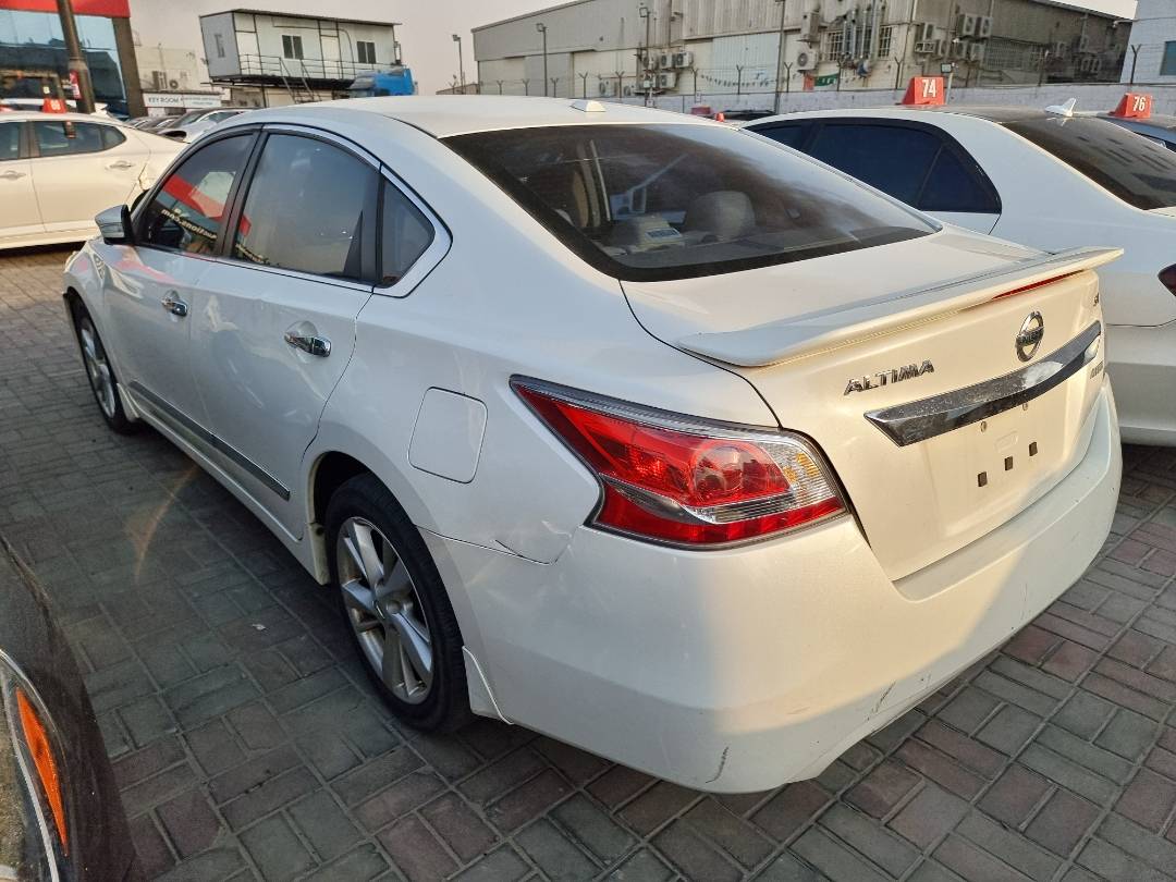 2015 NISSAN ALTIMA — 218656 Miles — Lot 141497 — Ind. 12 - Marhaba Auctions Used Cars - Image 5