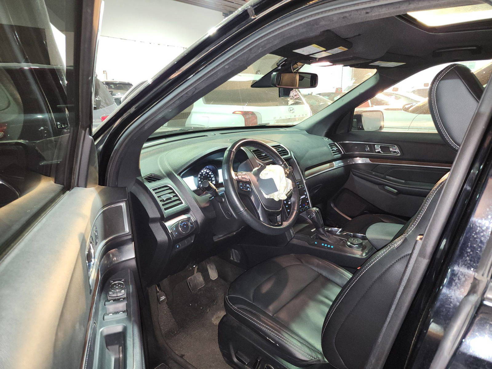 2018 FORD EXPLORER — 140281 KM — Lot H1JGB23354 — Souq - Marhaba Auctions Used Cars - Image 9