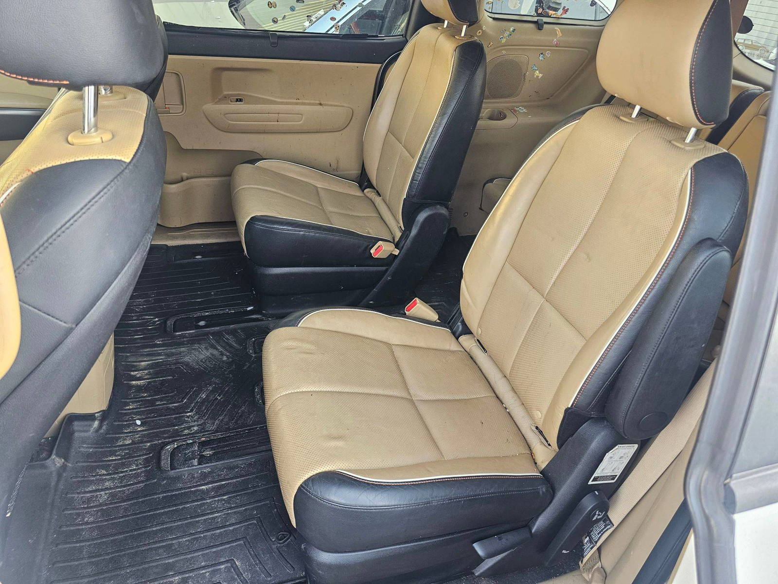 2017 KIA SEDONA — 133750 Miles — Lot H6320241 — Main - Marhaba Auctions Used Cars - Image 8
